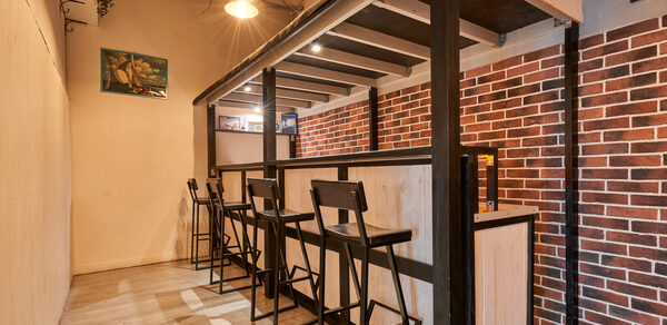 Компас. Белый лофт