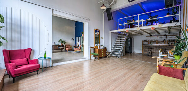 Светлый и тёплый лофт