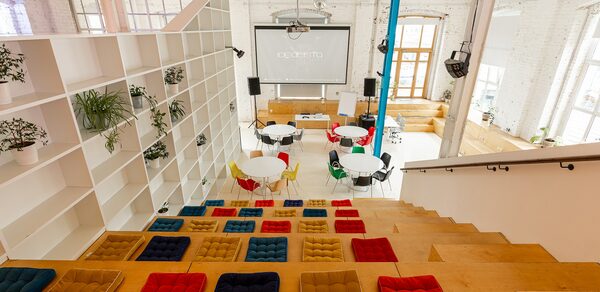 Лофт IDEALISTA. Просторный двухуровневый лофт