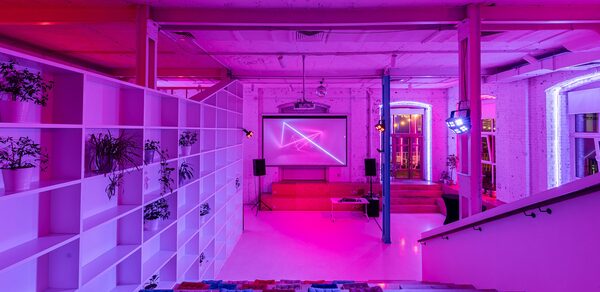 Лофт IDEALISTA. Просторный двухуровневый лофт