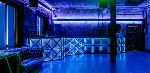 Space Loft Лофт-пространство с неоновой подсветкой