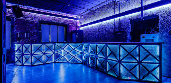 Space Loft Лофт-пространство с неоновой подсветкой