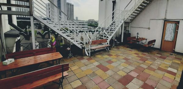 Яркий лофт с верандой