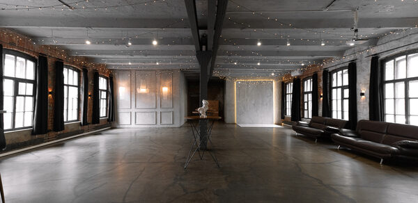 SoldOut Lофт. Лофт-пространство с панорамными окнами