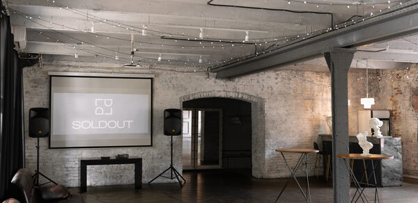 SoldOut Lофт. Лофт-пространство с панорамными окнами