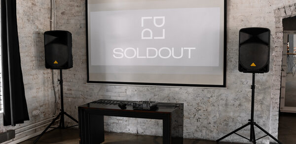 SoldOut Lофт. Лофт-пространство с панорамными окнами