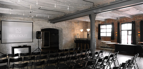 SoldOut Lофт. Лофт-пространство с панорамными окнами