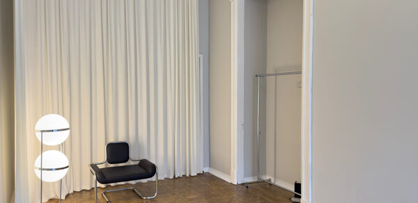 Малый зал в классическом стиле для различных мероприятий