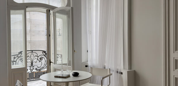 Малый зал в классическом стиле для различных мероприятий