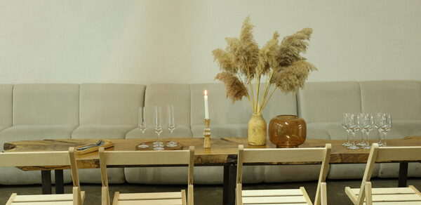 Светлый лофт со светомузыкой и барной стойкой