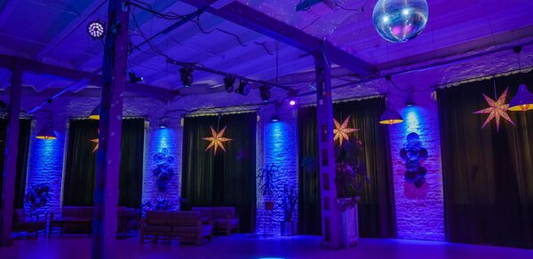 Loft Com.nata. Полукруглый эколофт с уникальной подсветкой