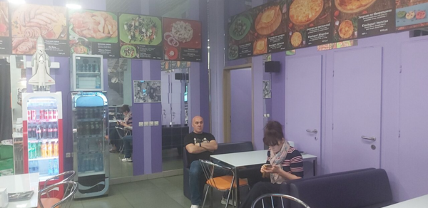 Кафе под закрытие рядом с метро