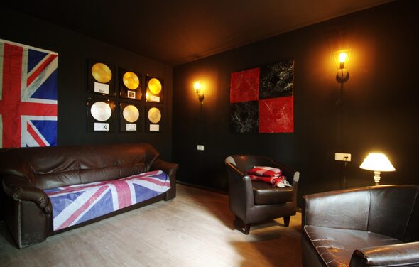 Темный лофт для творческих людей