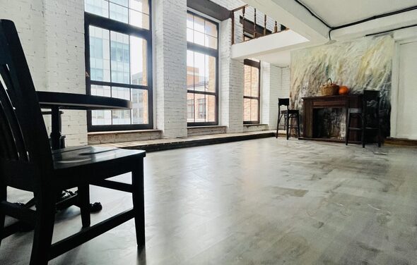 Poire Двухэтажный арт-лофт с панорамными окнами 