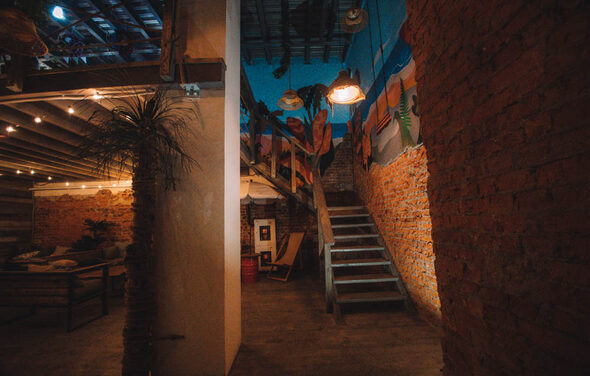 Двухуровневый лофт в гавайском стиле с верандой