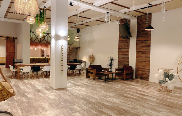 East Side Studio. Светлый двухуровневый лофт