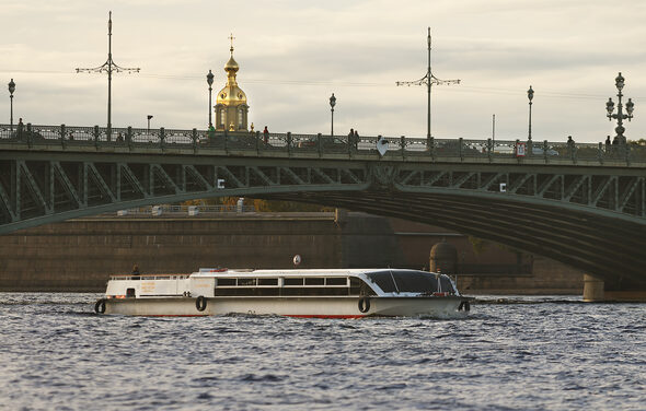 Теплоход бизнес класса