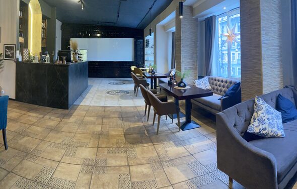 Сахара Кюзини Просторный зал под закрытие