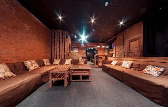 Лофт с большим экраном 