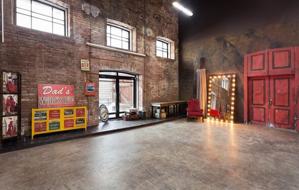 Apriori Photo Коричневый лофт с верандой