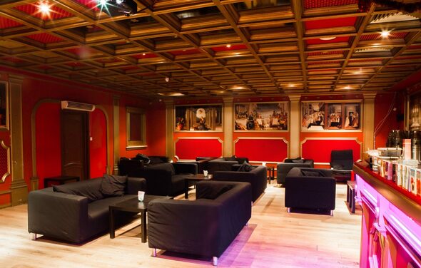 Лаундж-лофт с барной стойкой