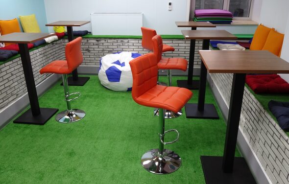 Лофт с пуфами на Спортивной