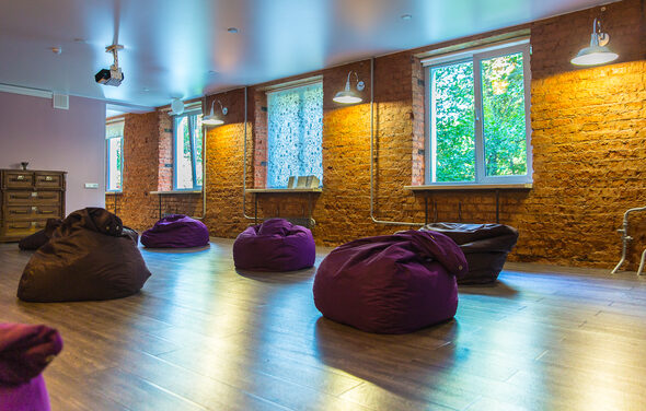 Лофт с кухней и антуражем