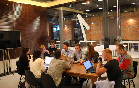 Deworkacy Красный Октябрь Стильная переговорная