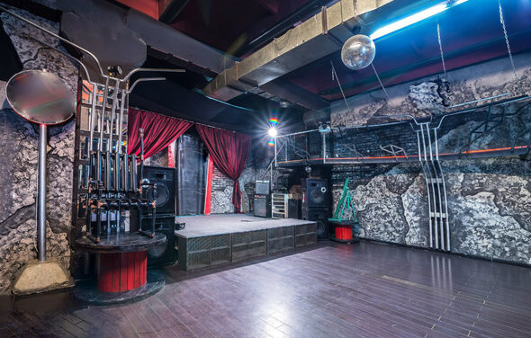 Брутальный лофт с барной стойкой