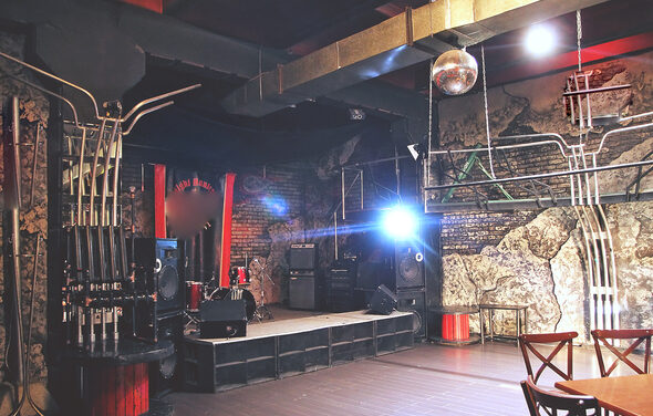 Брутальный лофт с барной стойкой