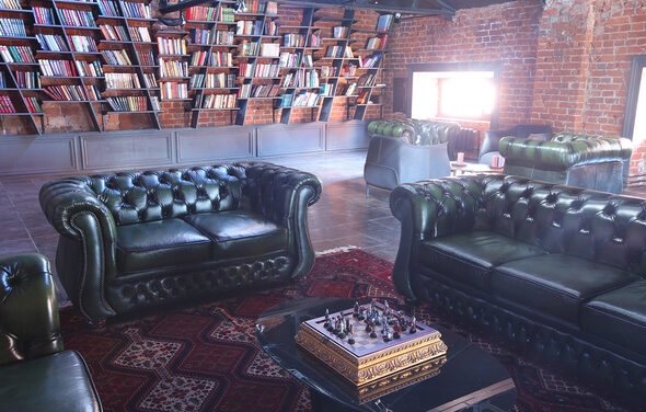 Deworkacy Красный Октябрь Лофт-библиотека с камином 