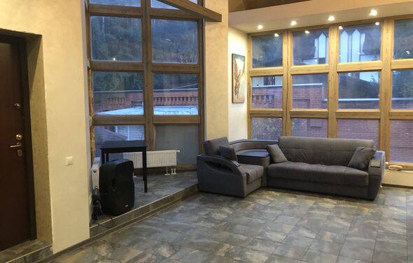 Загородный дом с камином 