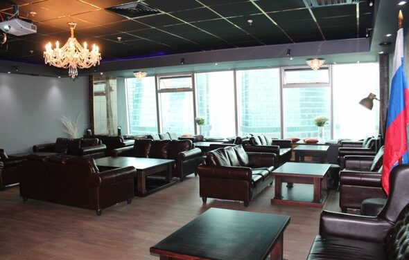 Romantic Stream Зал с панорамными окнами 