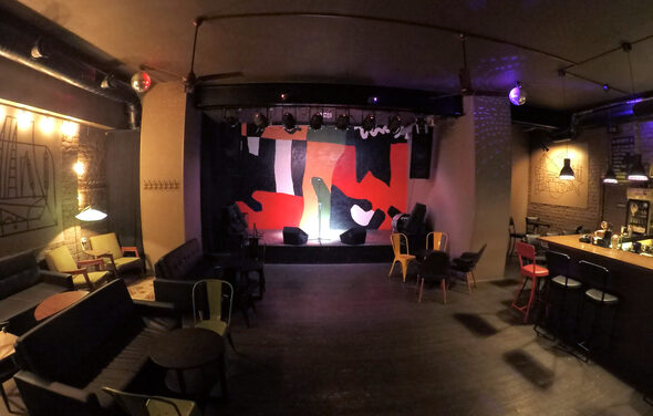 Лофт-бар со сценой