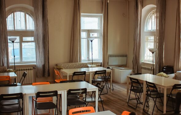 Персиковый зал с пианино