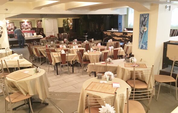 Малый зал со сценой на Цветном