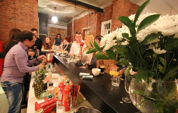 Стильный лофт со сценой и звуком