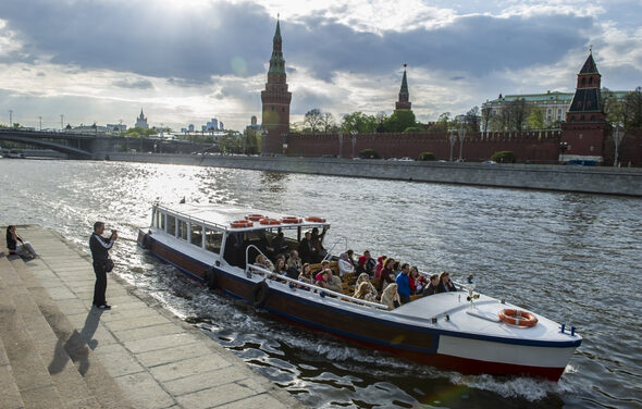 Теплоход Будь Готов