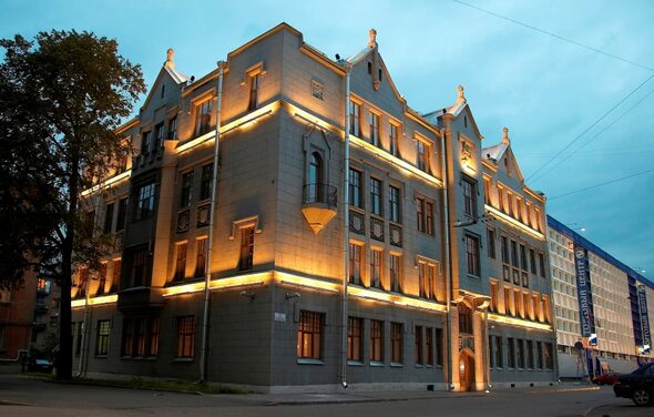 Lancaster Court Hotel