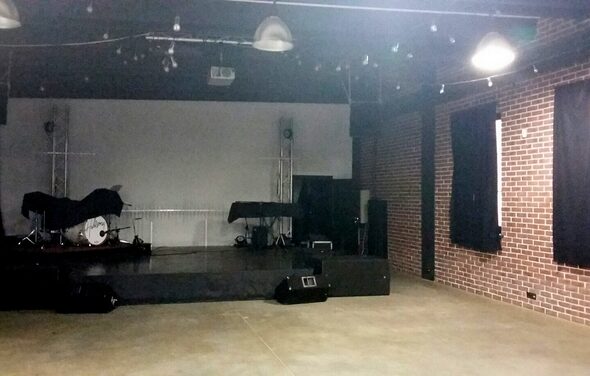 Лофт со сценой