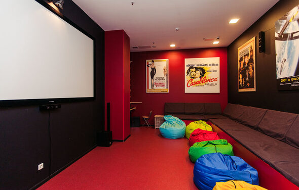 Пространство анти-кафе на Василеостровской