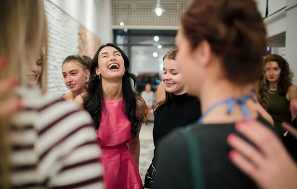 Зал для презентаций с гримерками