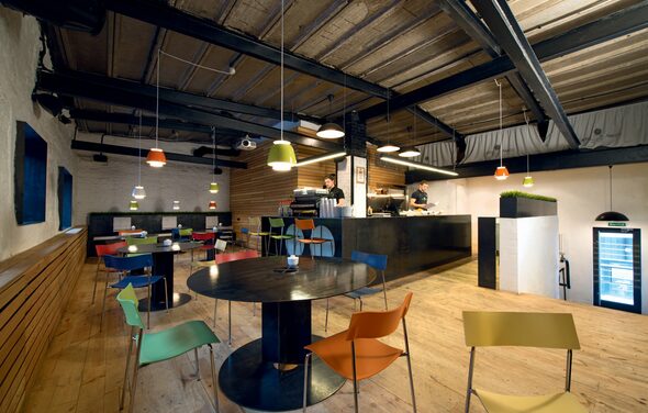 Бар Стрелка Лофт с мультимедиа без доплат