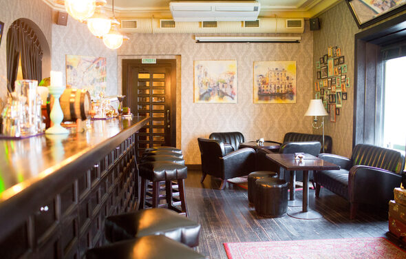 Зал с кабинками в центре Москвы