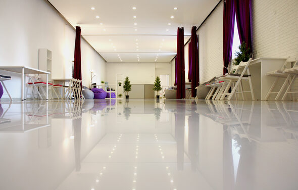 Лофт на Самокатной. Светлый лофт на набережной