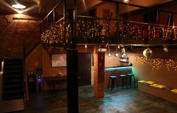 The Loft Club Лофт: 2 этажа, сцена, танцпол