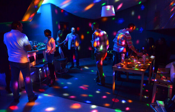 Лофт со звуком и светом для вечеринки