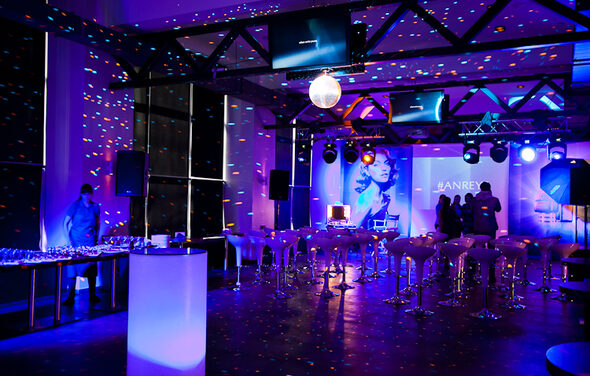 Банкетный зал с барной стойкой, 40 кВт свет