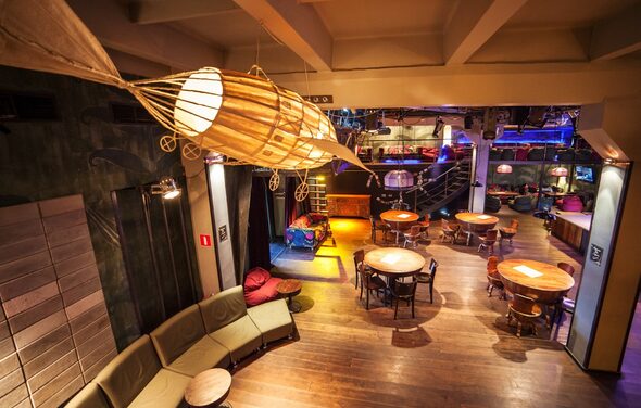 The Place. Уютный клуб: два зала, сцена