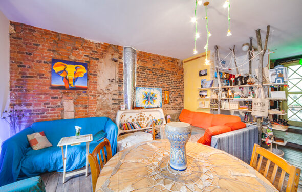 Тайм-кафе в центре с музыкальным и акустическим оборудование